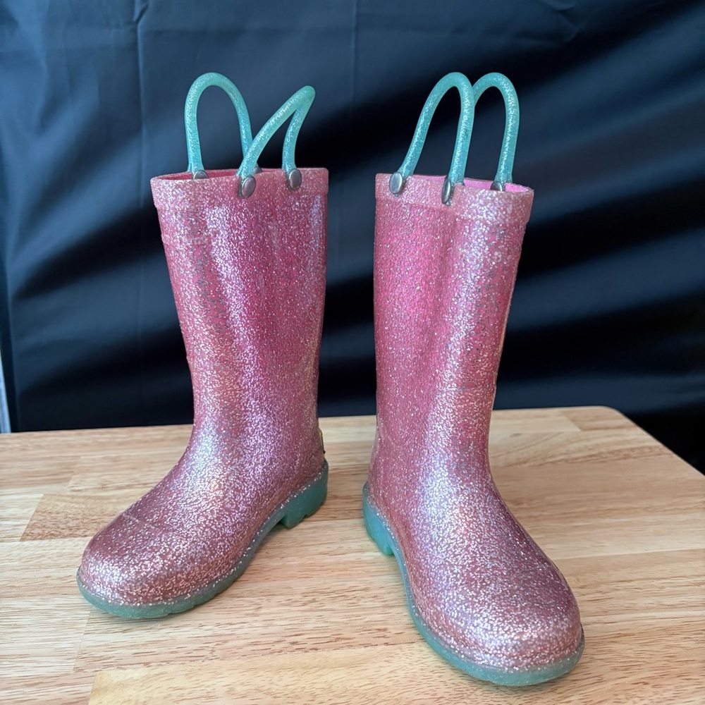 Western Chief Kids' Glitter light up Rain Boots, durable, waterproof, size 6,